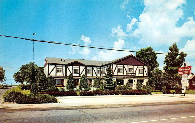 Iroquois Motor Lodge